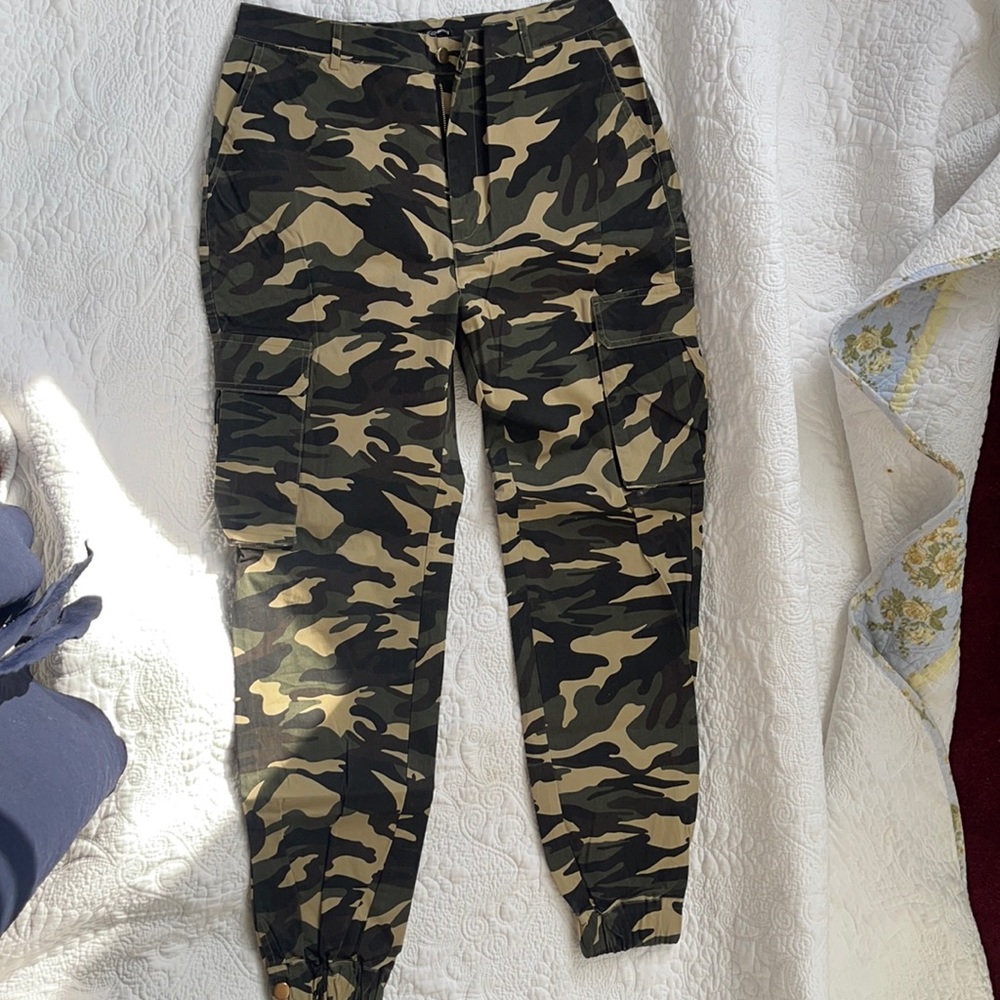 Fashion nova camo pants